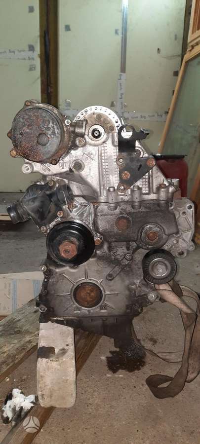 BMW 7 serija engine