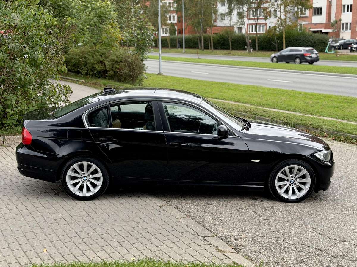 BMW 320, 2.0 l., Седан