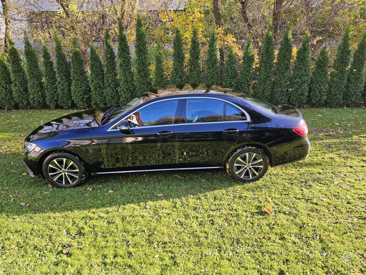 Mercedes-Benz E200