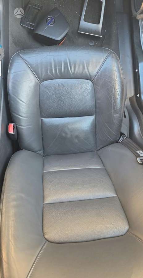 Volvo V70 kėbulo dalys