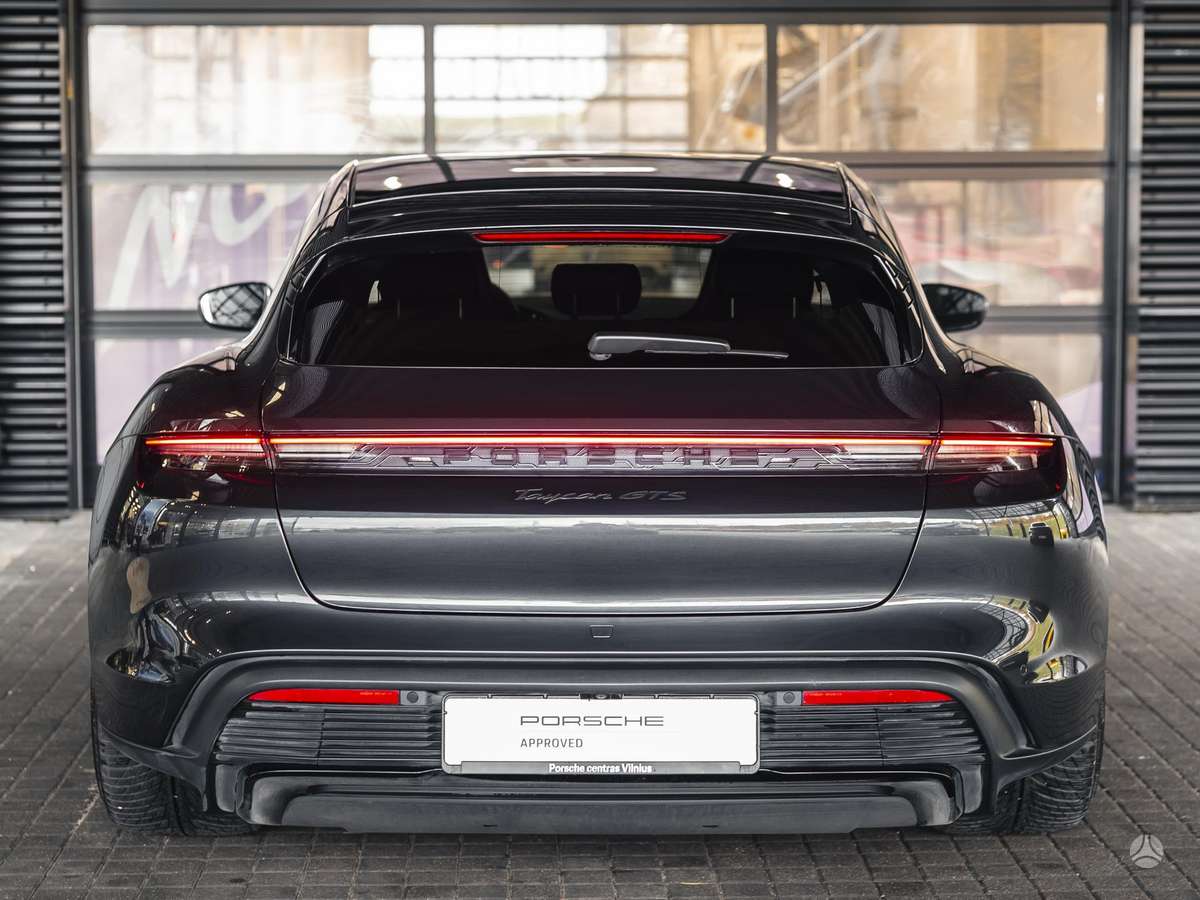 Porsche Taycan, Универсал