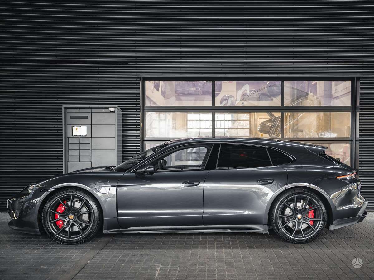 Porsche Taycan, Универсал