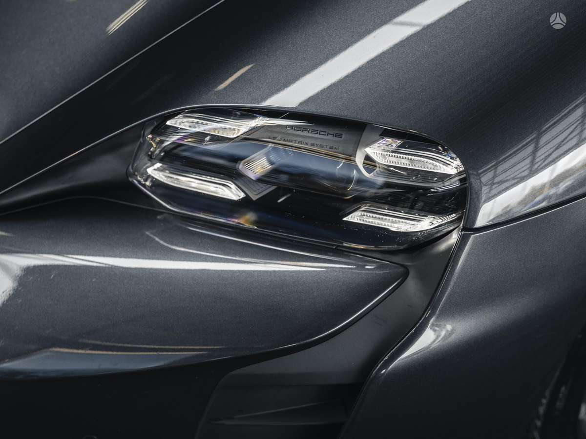 Porsche Taycan, Универсал