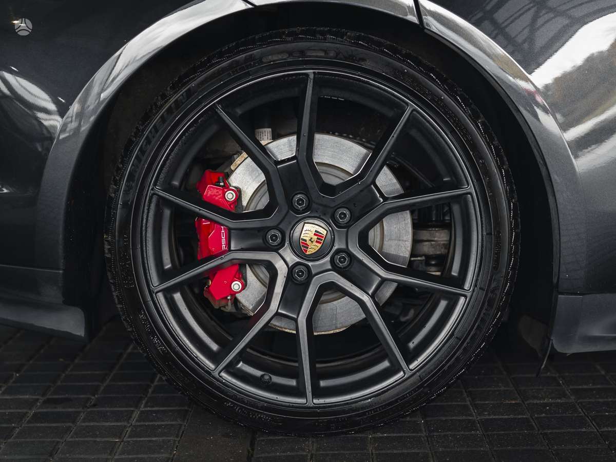Porsche Taycan, Универсал