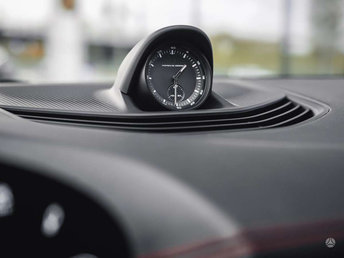 Porsche Taycan, Универсал