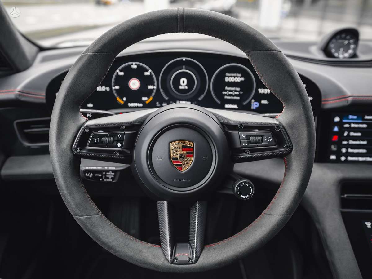 Porsche Taycan, Универсал