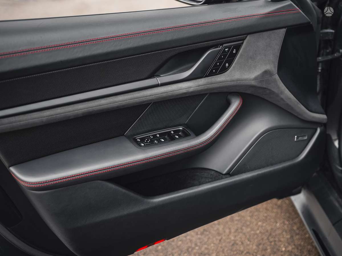 Porsche Taycan, Универсал