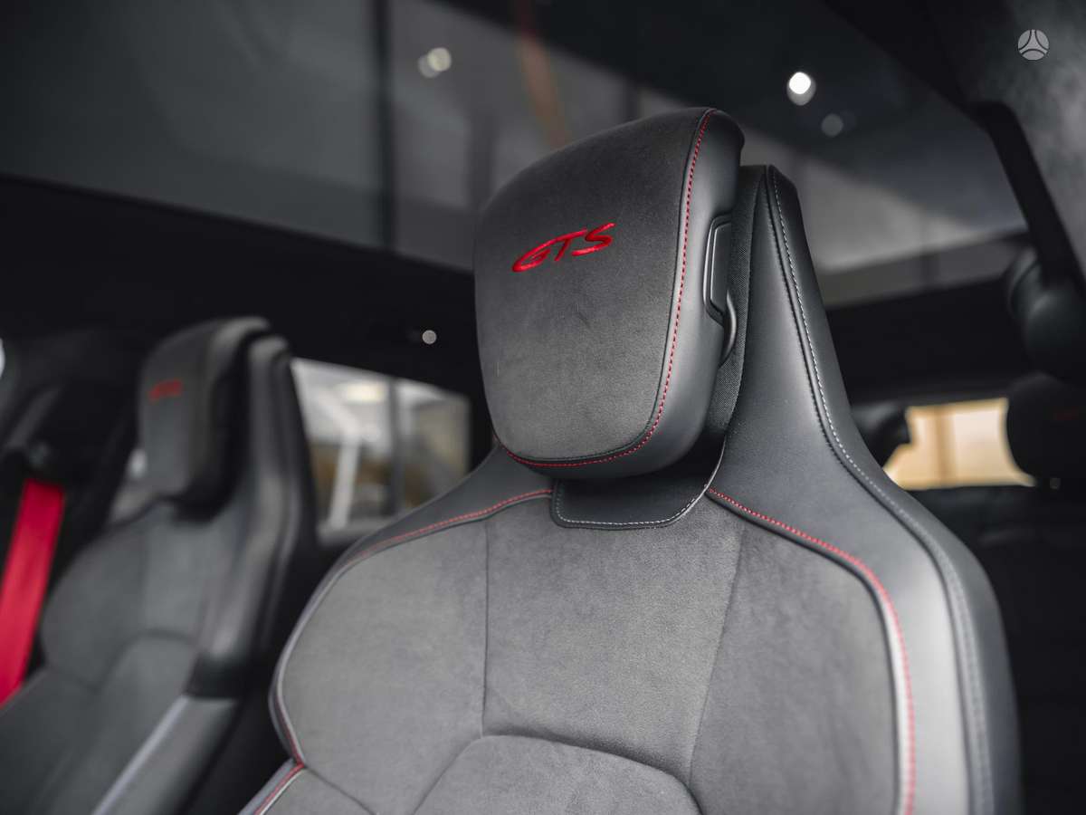 Porsche Taycan, Универсал