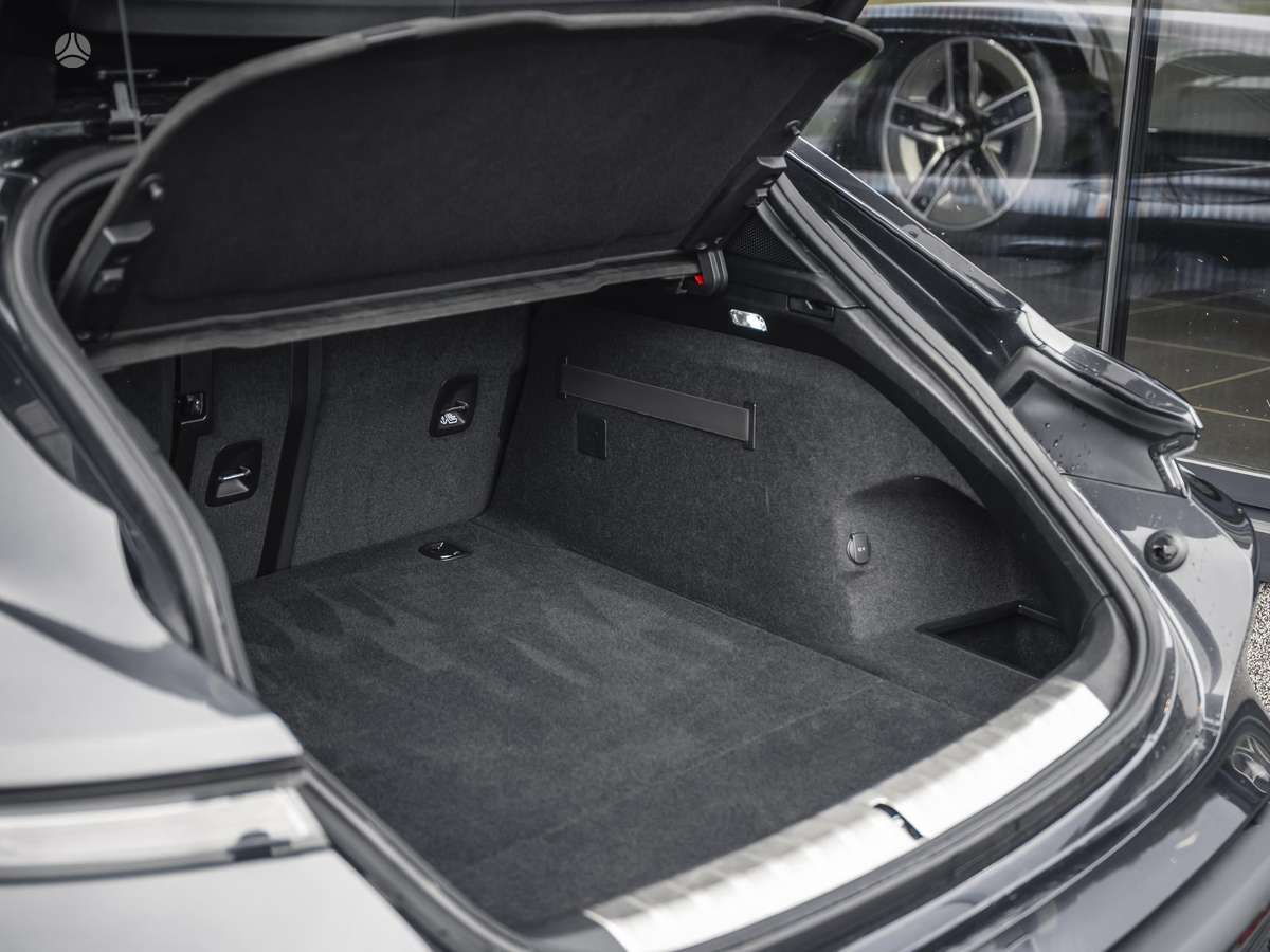 Porsche Taycan, Универсал