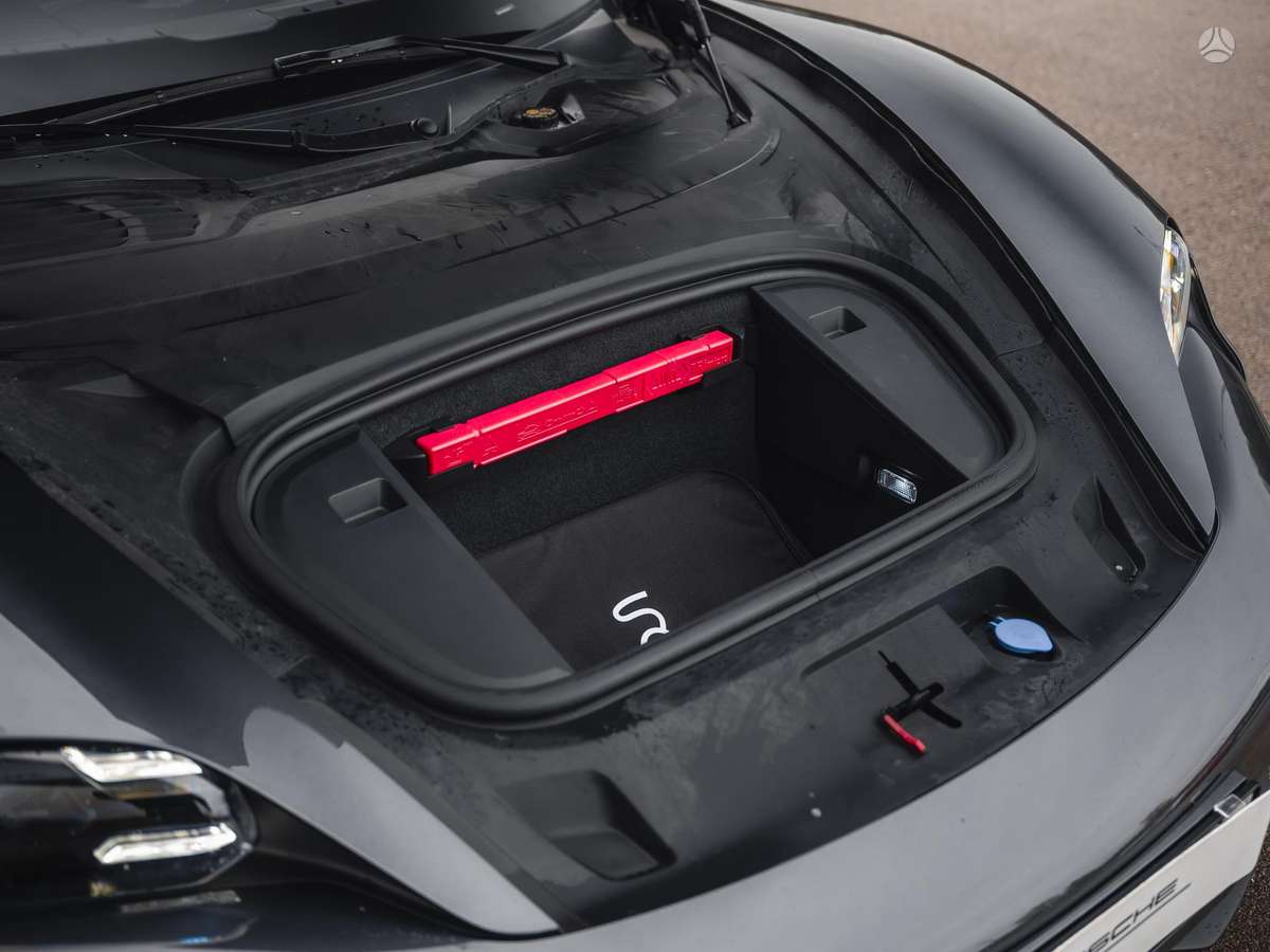 Porsche Taycan, Универсал