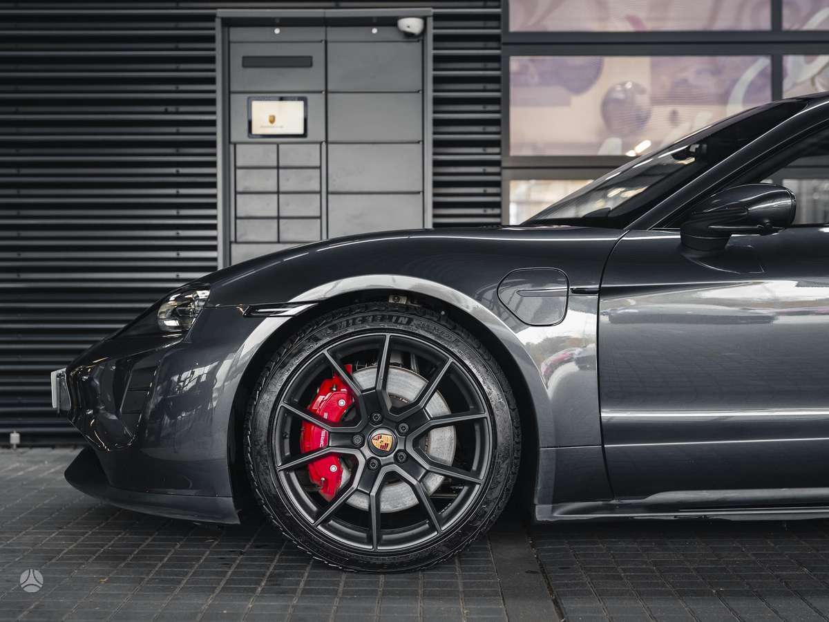 Porsche Taycan, Универсал