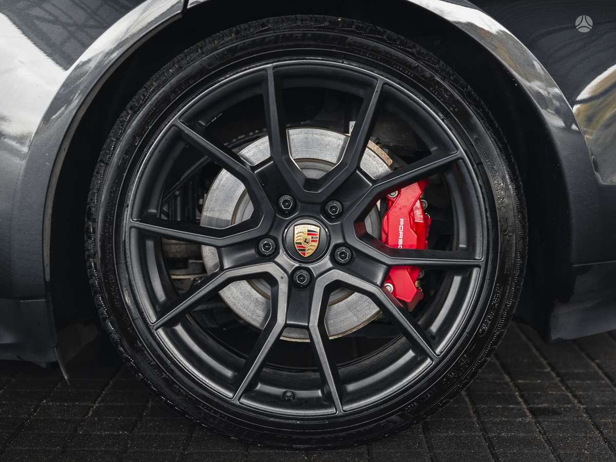 Porsche Taycan, Универсал