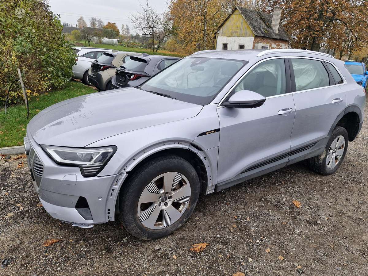 Audi e-tron