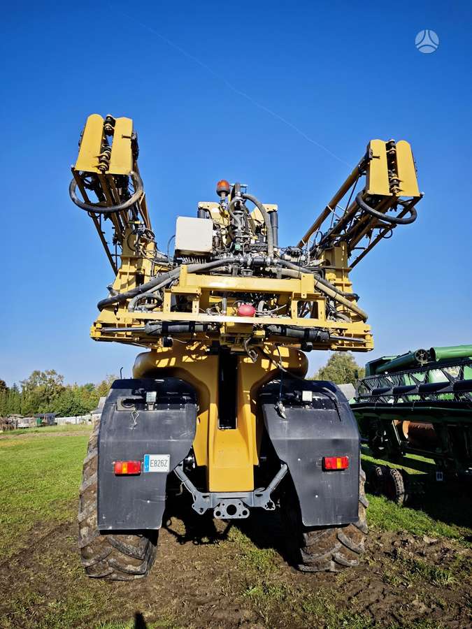 Challenger RoGator 655, самоходные разбрызгиватели