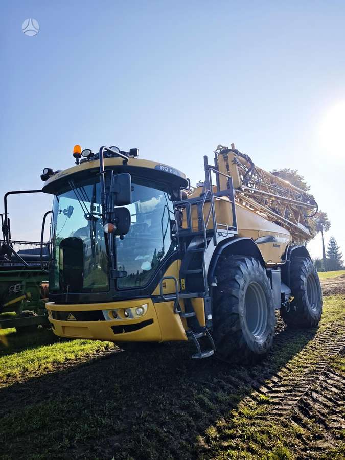 Challenger RoGator 655, self-propelled sprayers
