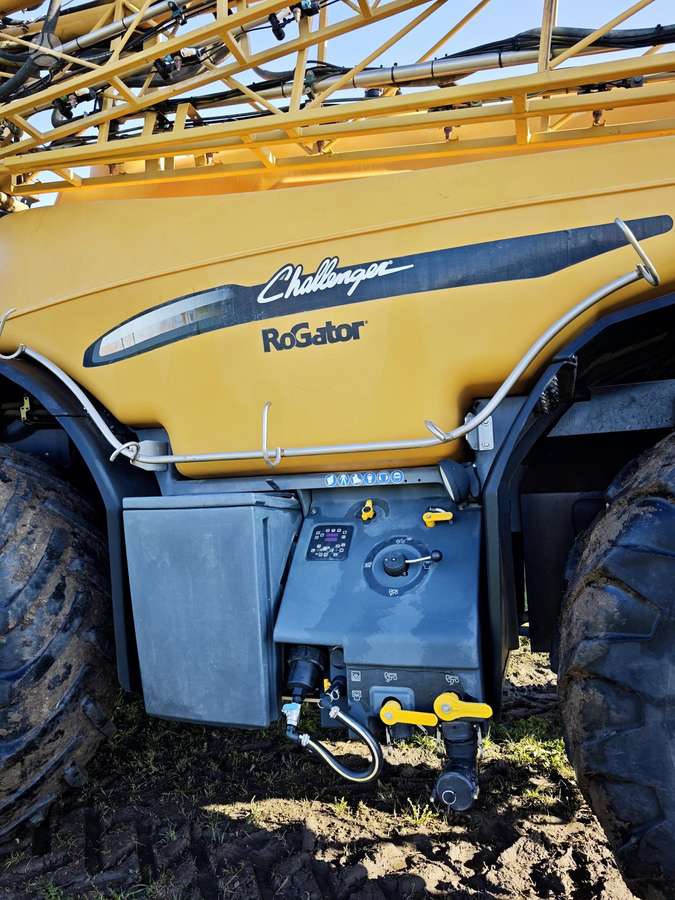Challenger RoGator 655, self-propelled sprayers