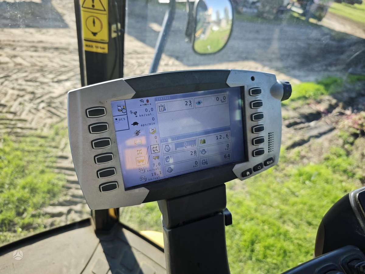 Challenger RoGator 655, self-propelled sprayers