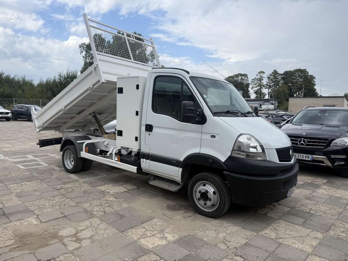 Renault Mascott