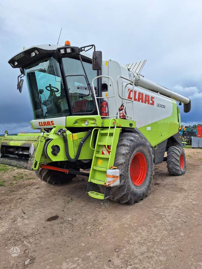 Claas Lexion 560, combine harvesters