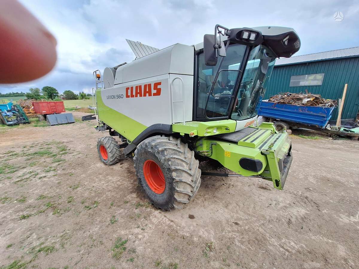 Claas Lexion 560, combine harvesters