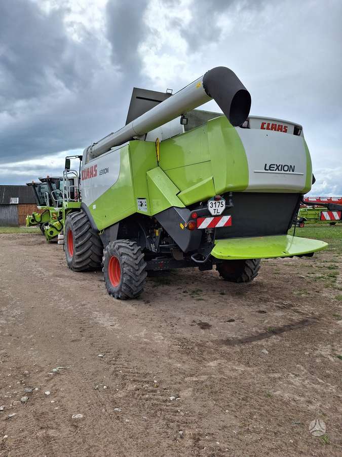 Claas Lexion 560, combine harvesters