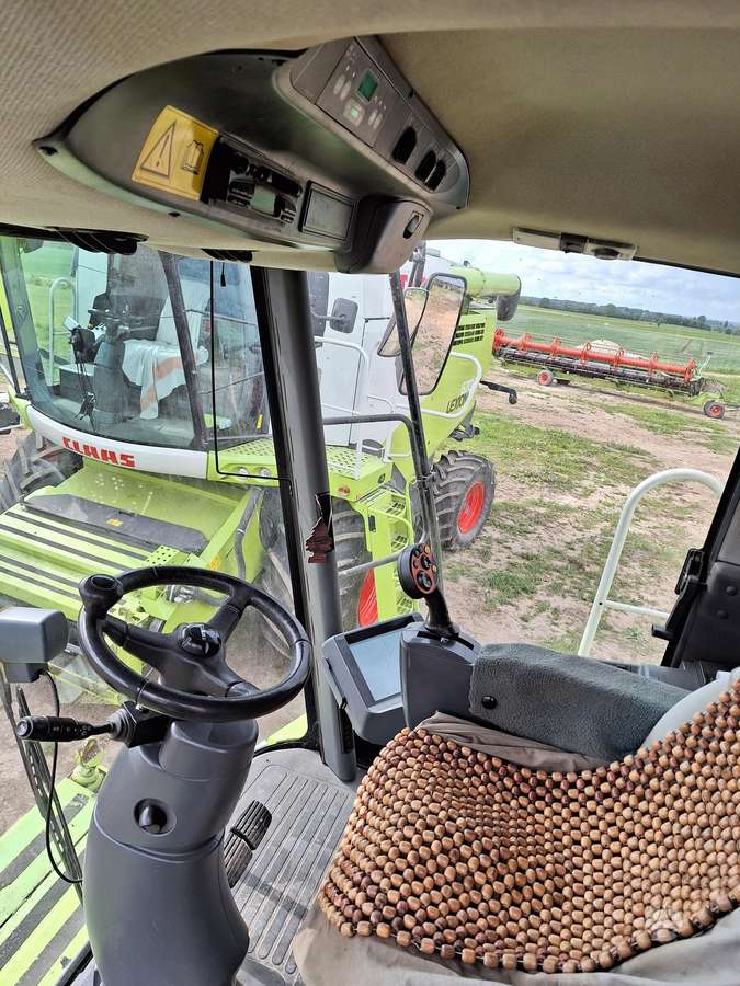 Claas Lexion 560, combine harvesters