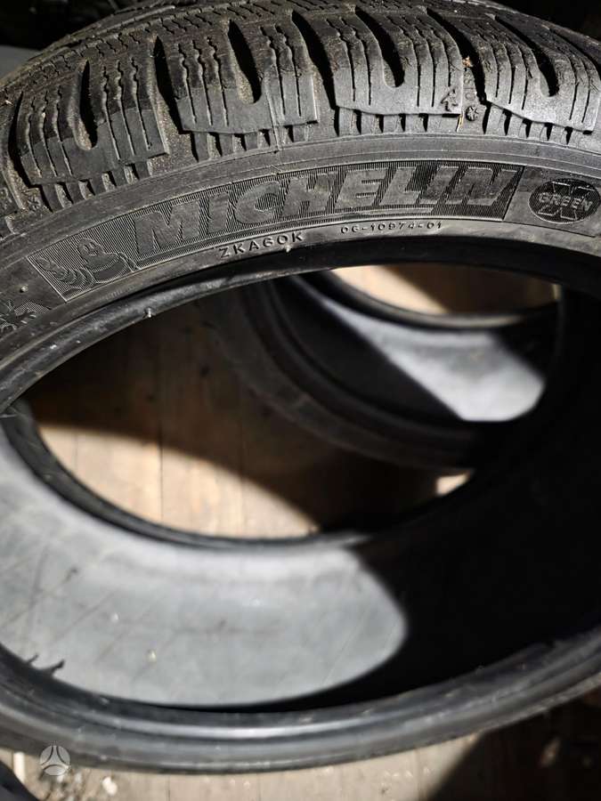 Michelin, зимние 245/35 R19