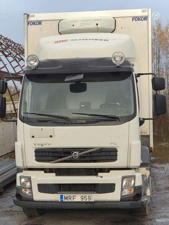 Volvo Fl, box trucks / box vans