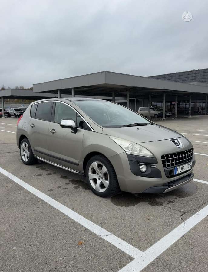Peugeot 3008 2010 — interior