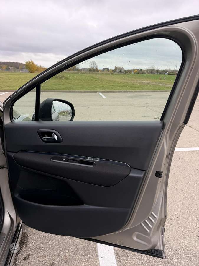 Peugeot 3008 2010 — photo 23