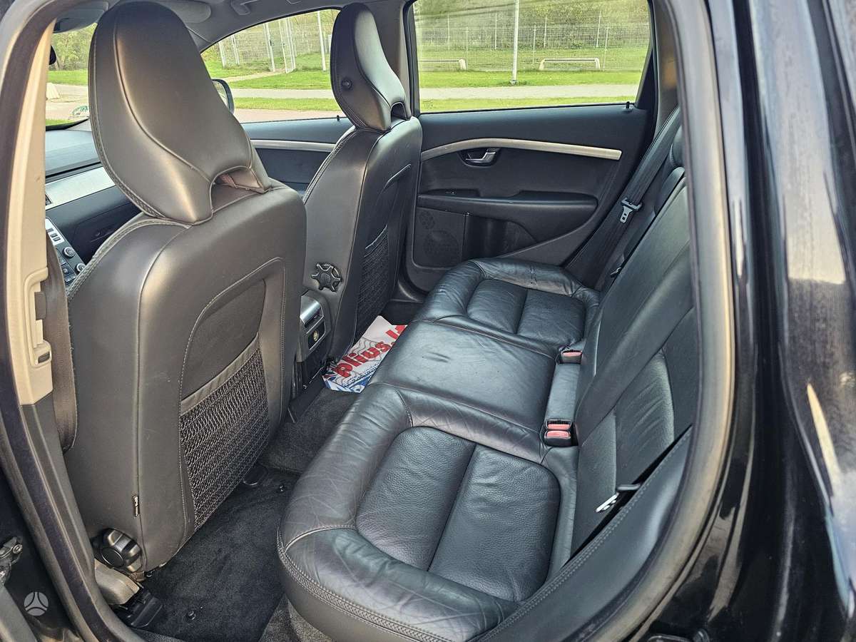 Volvo XC70, 2.0 l., Универсал