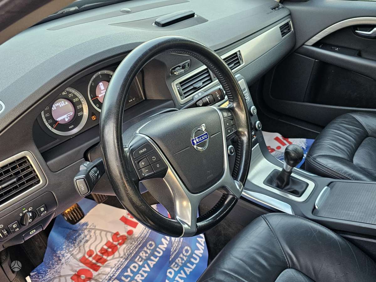 Volvo XC70, 2.0 l., Универсал