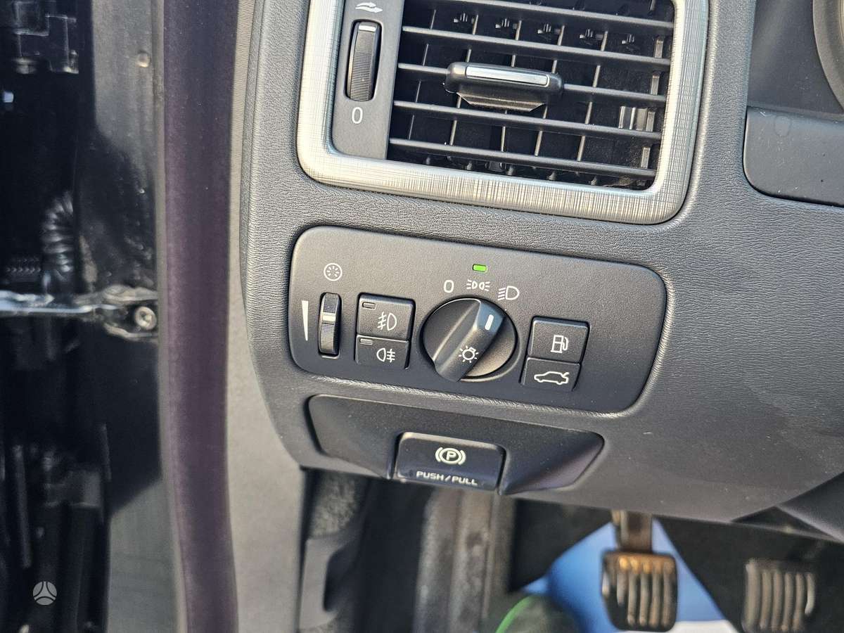 Volvo XC70, 2.0 l., Универсал