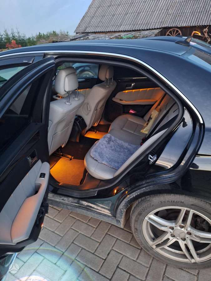 Mercedes-Benz E220