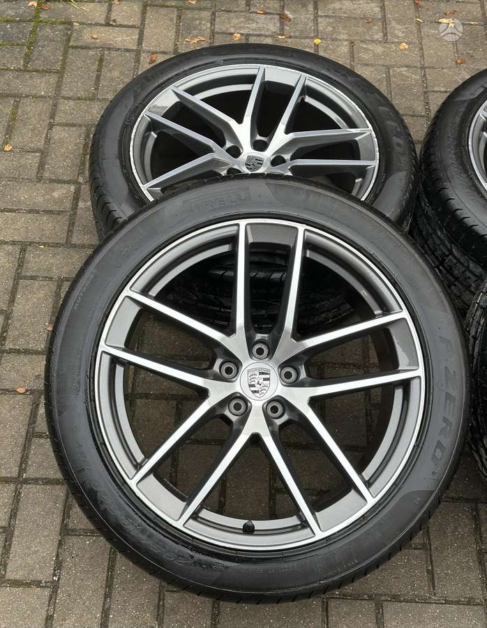 Porsche Macan, light alloy, R20