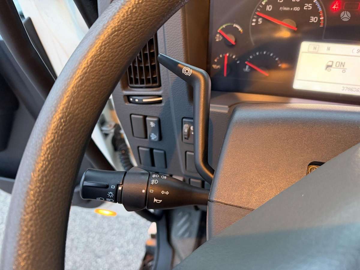 Volvo FL240, kietašoniai