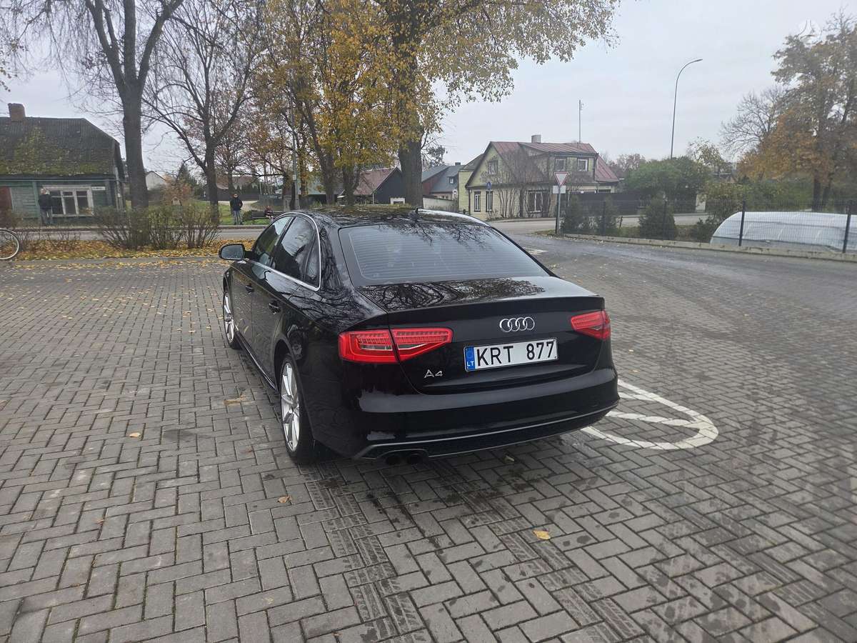 Audi A4, 2.0 l., Седан