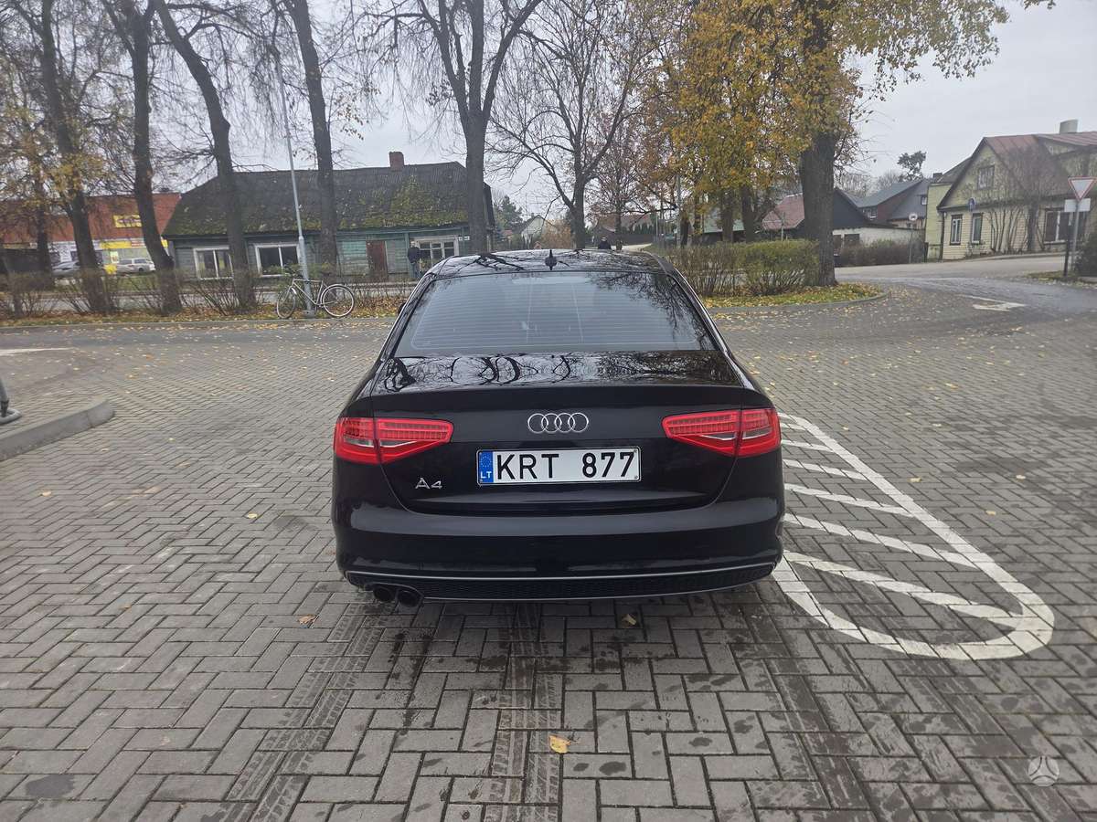Audi A4, 2.0 l., Седан