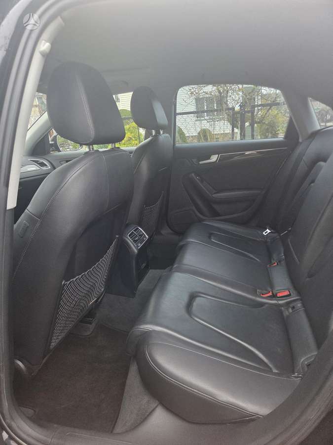 Audi A4, 2.0 l., Седан