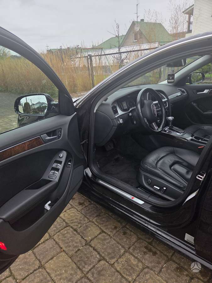 Audi A4, 2.0 l., Седан