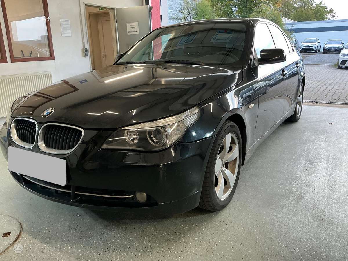 BMW 530