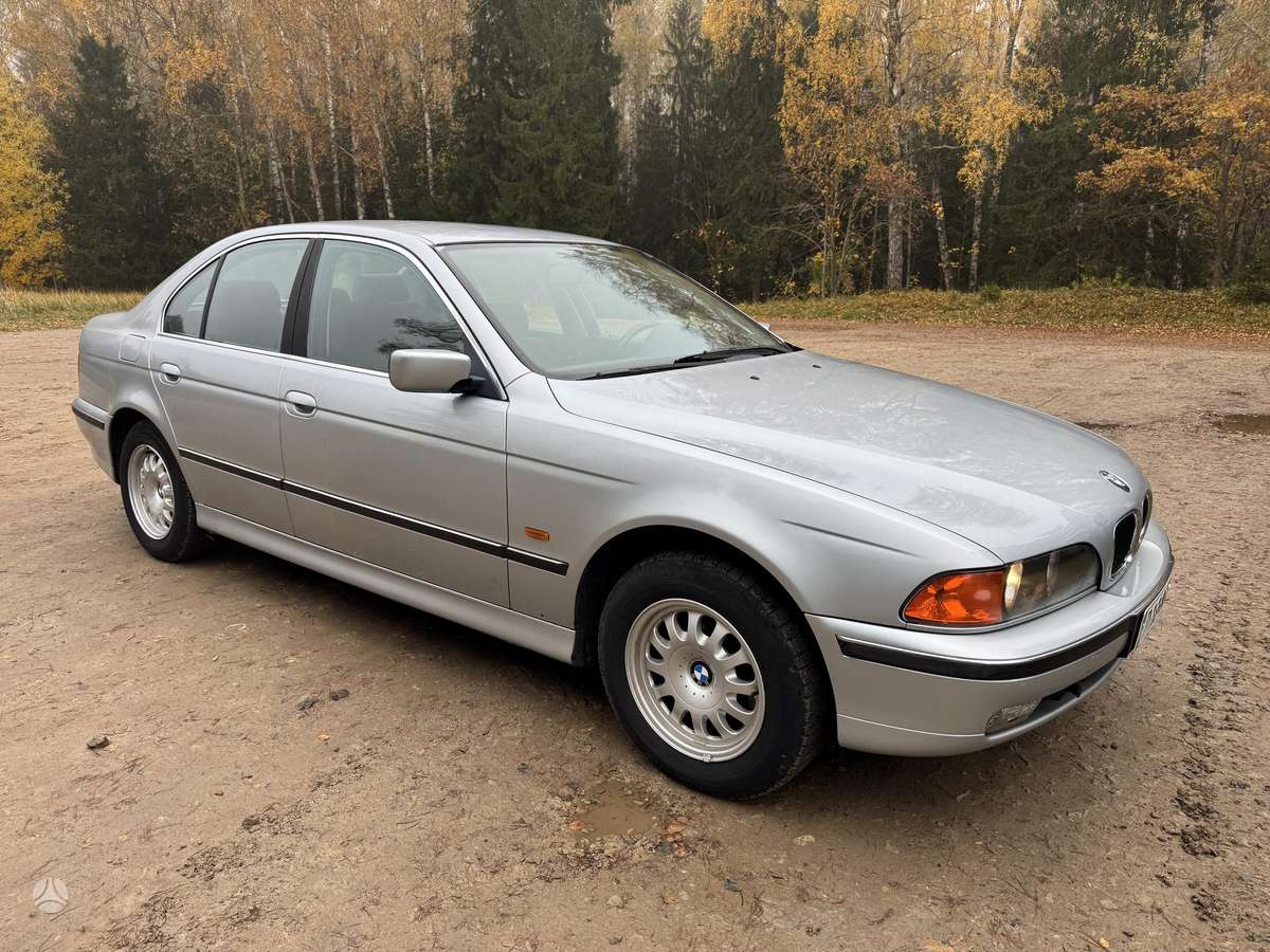 BMW 523