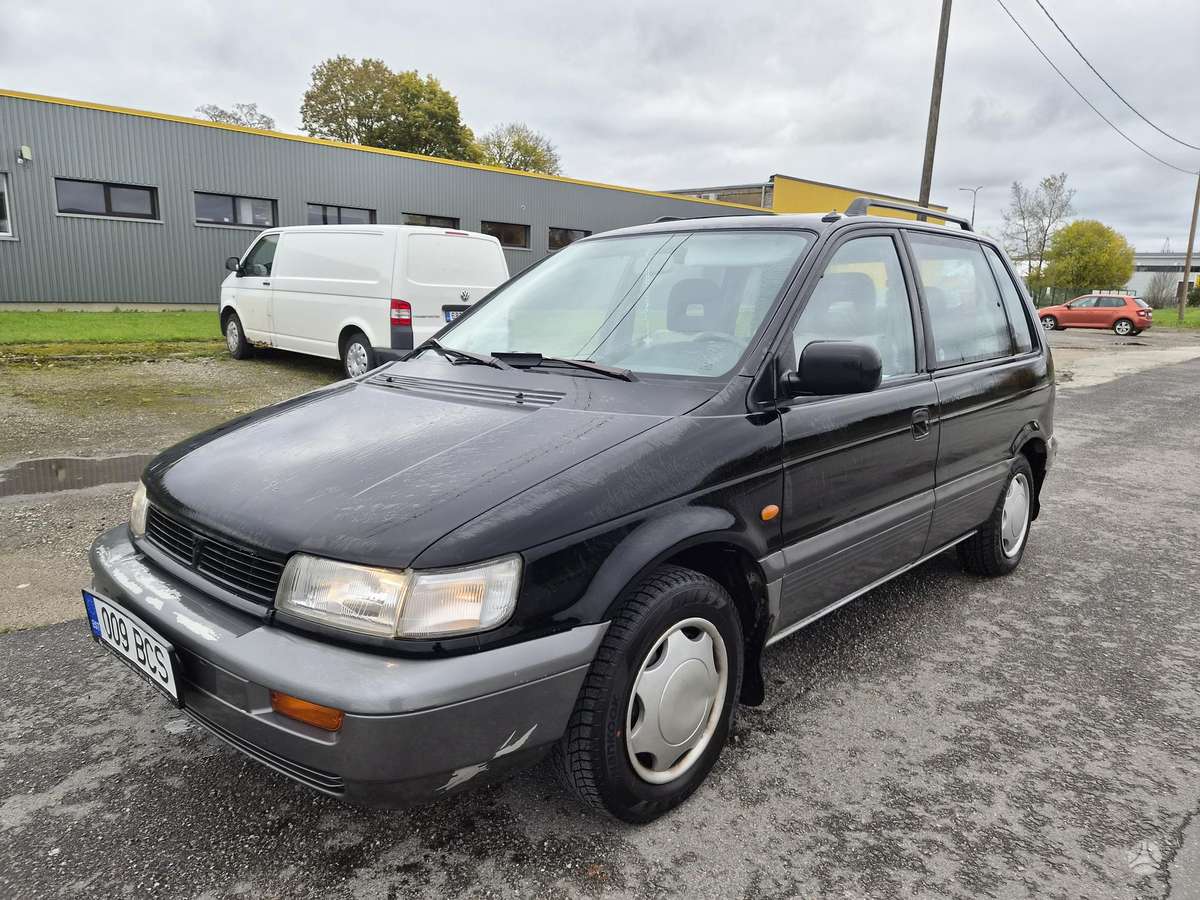 Mitsubishi Space Runner