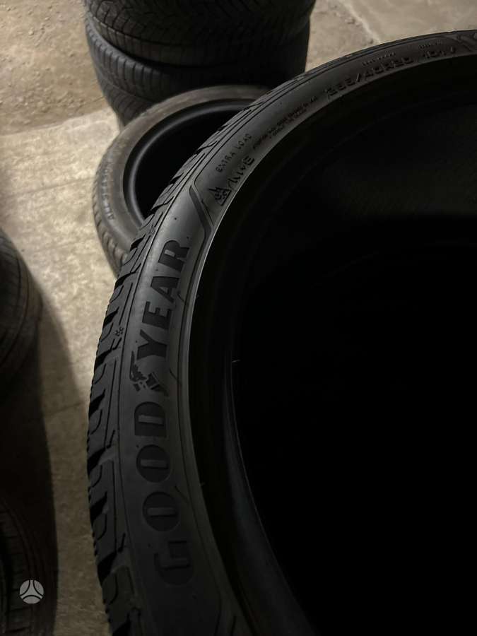 Goodyear UltraGrip Performance+, winter 255/40 R20