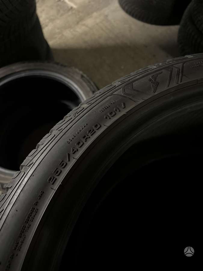 Goodyear UltraGrip Performance+, winter 255/40 R20