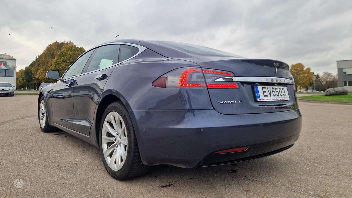 Tesla Model S, 75 кВт·ч, Седан