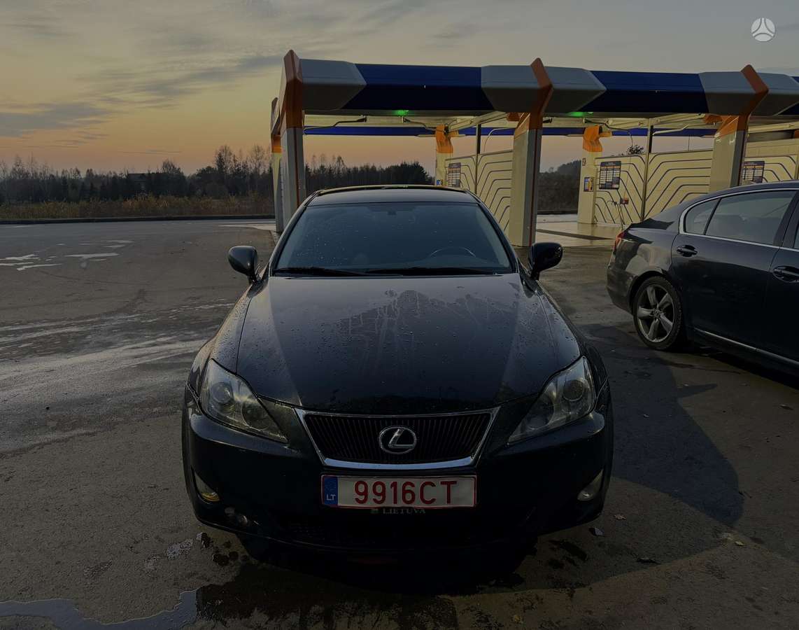Lexus IS 220