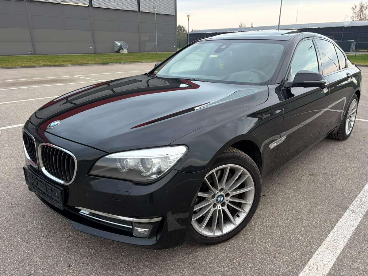 BMW 730