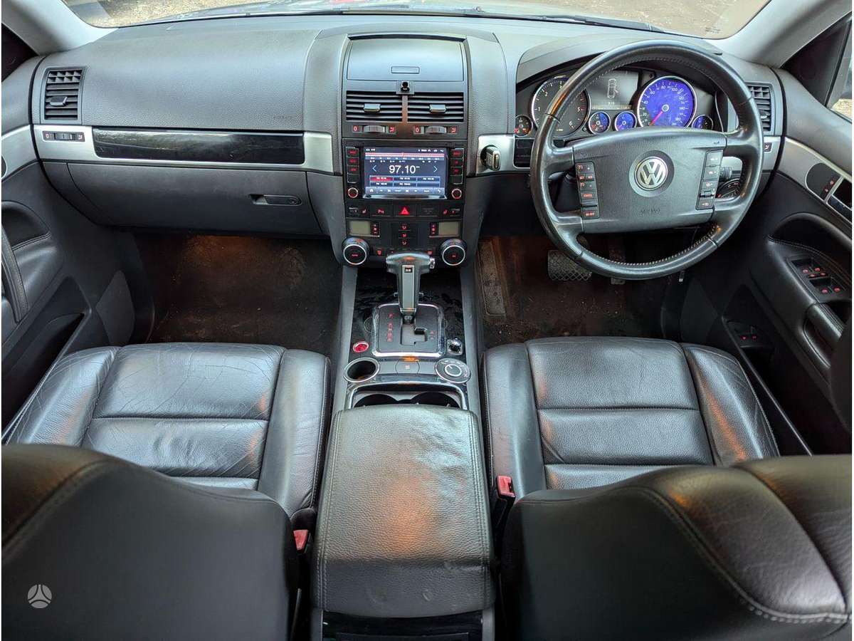 Volkswagen Touareg engine