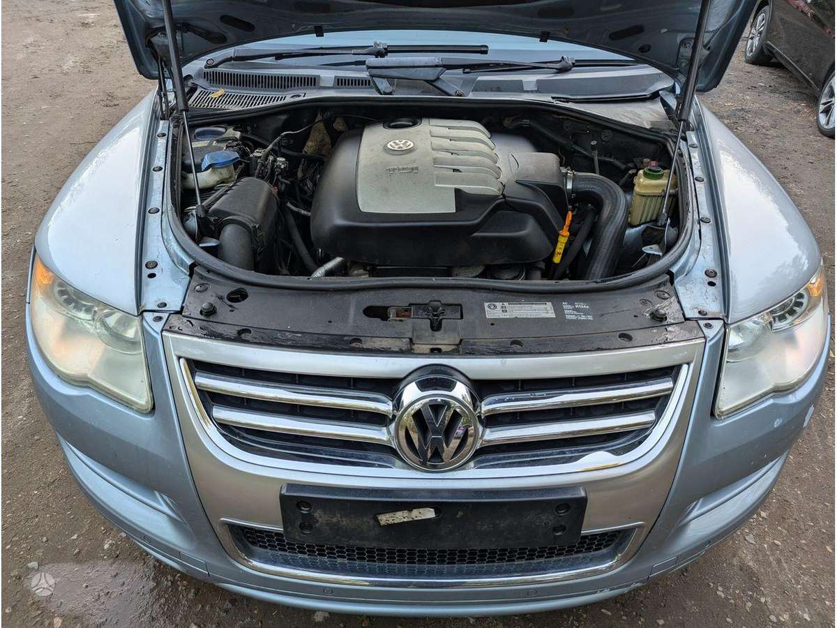 Volkswagen Touareg engine